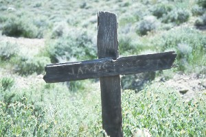 Grave2.jpg (27024 bytes)