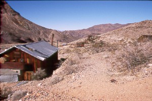 Inyo4.jpg (26180 bytes)