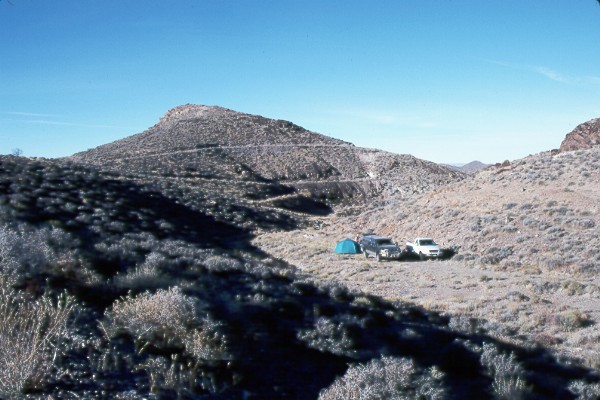 Inyo Camp.jpg (76303 bytes)