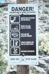 Warning.jpg (25579 bytes)